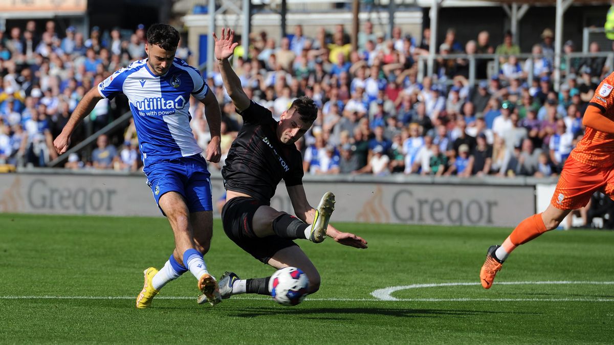 Soi kèo tối nay Bristol City vs Lincoln City, 2h45 ngày 9/11/2022