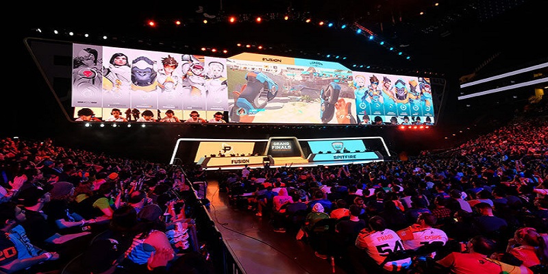 E- sports là cụm từ viết tắt của Electronic Sport, dịch ra tiếng Việt có nghĩa là môn thể thao điện tử.